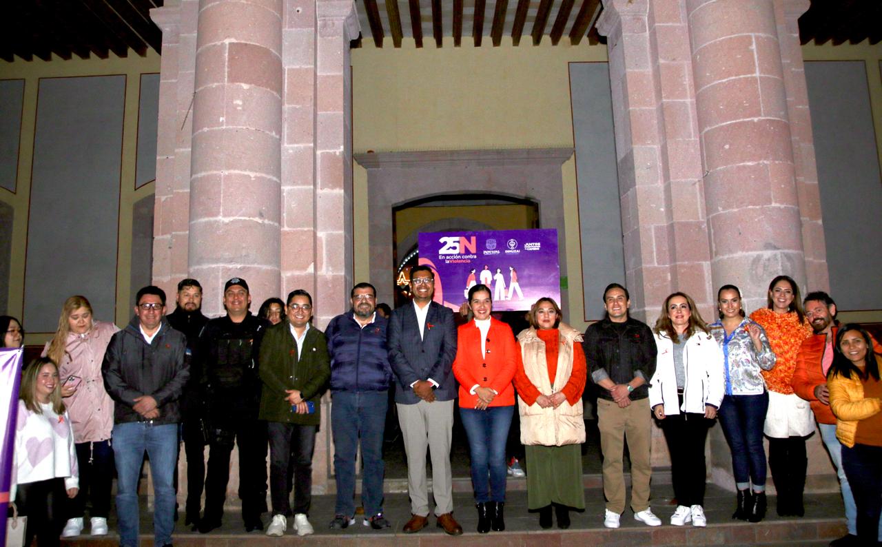 AYUNTAMIENTO DE ZACATECAS ILUMINA EN NARANJA LA CASA DE CULTURA POR EL DÍA CONTRA LA VIOLENCIA DE GÉNERO