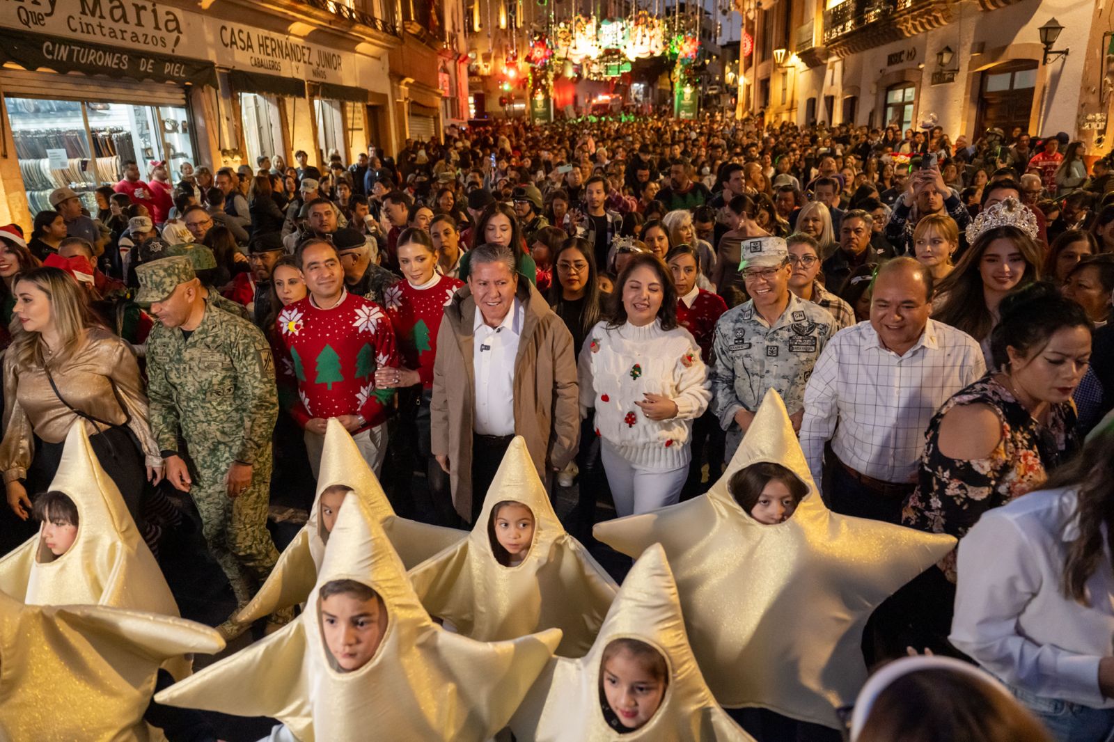 Bajan las estrellas del cielo, para fusionarse en el Festival de las Luces “Juntos Somos Paz”