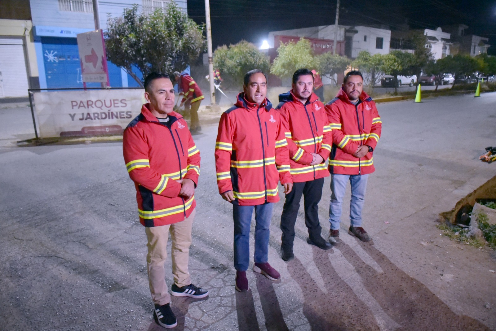 En Avenida BaronesSupervisa Pepe Saldívar Jornada de limpieza 