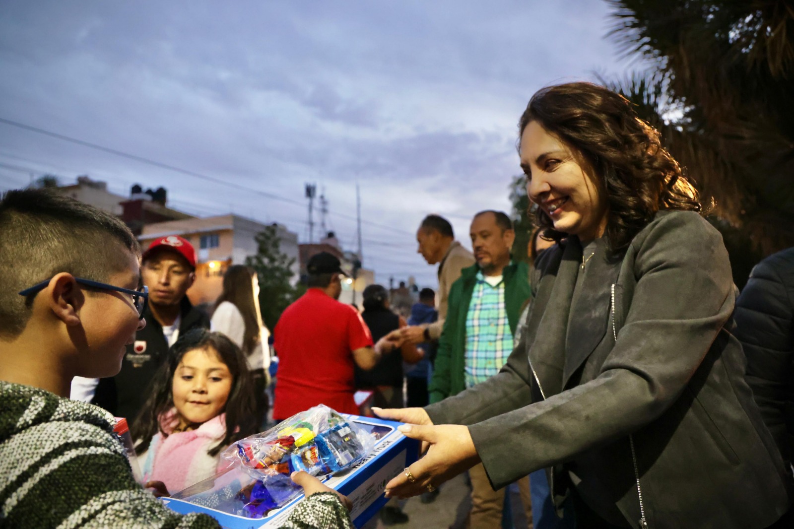Beneficia Gobierno de Zacatecas a miles de familias en Posadas por la Paz