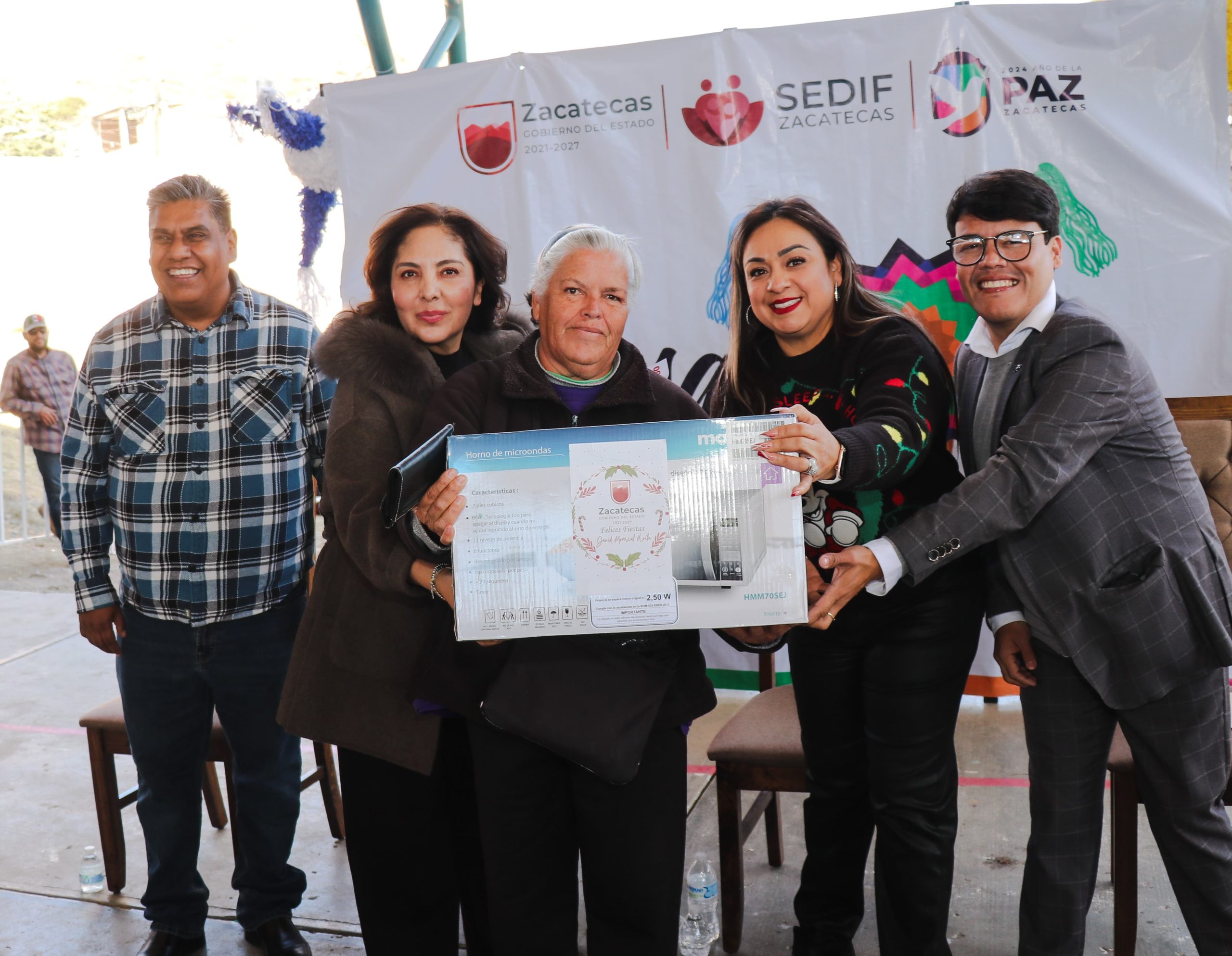 Con Posadas por la Paz, SEDIF entrega 5 mil apoyos a  familias de Sombrerete y Nochistlán