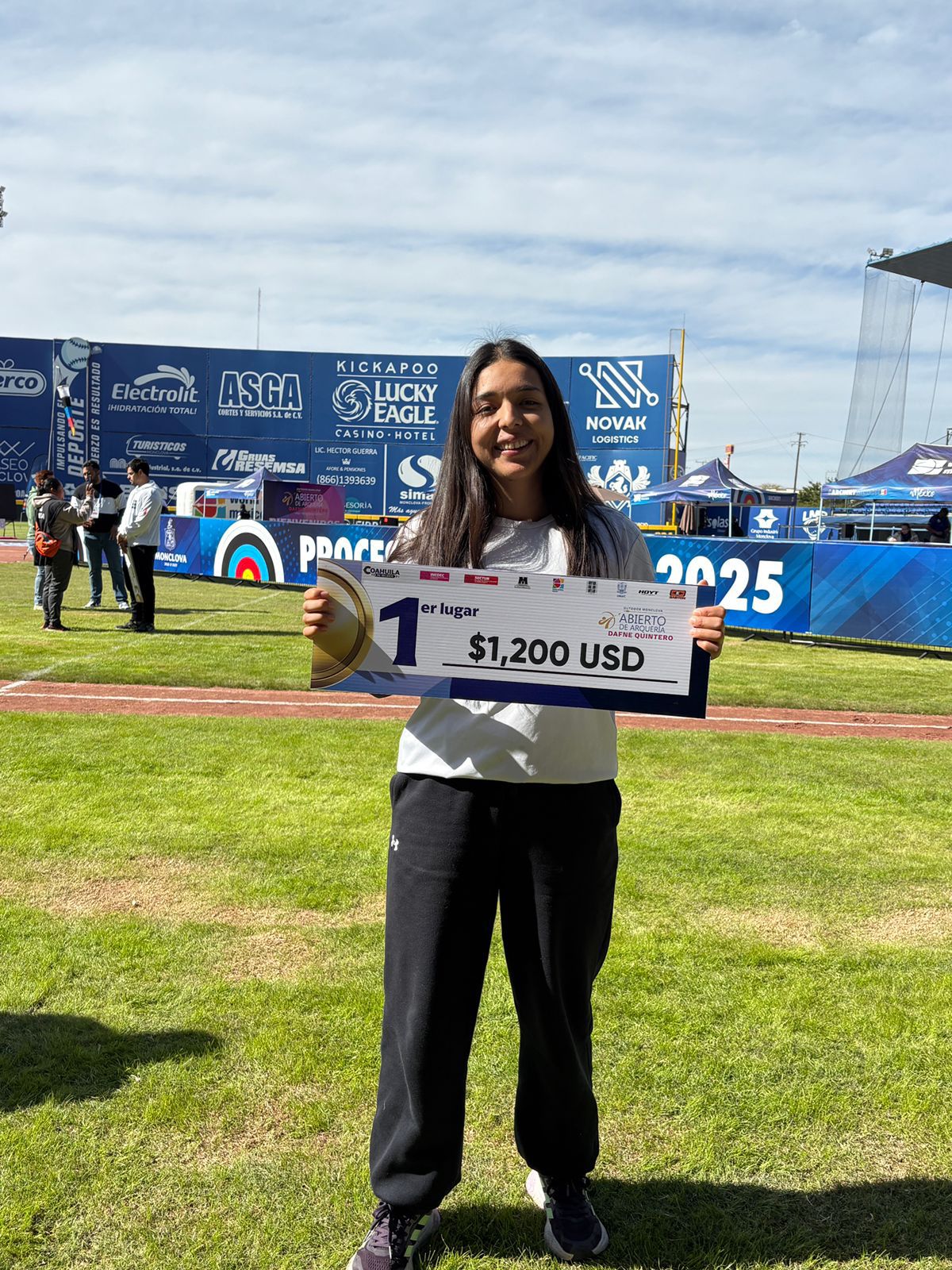 Conquista la Guadalupense Fuensanta MenaEl Abierto de Arquería «Dafne Quintero» en Monclova, Coahuila