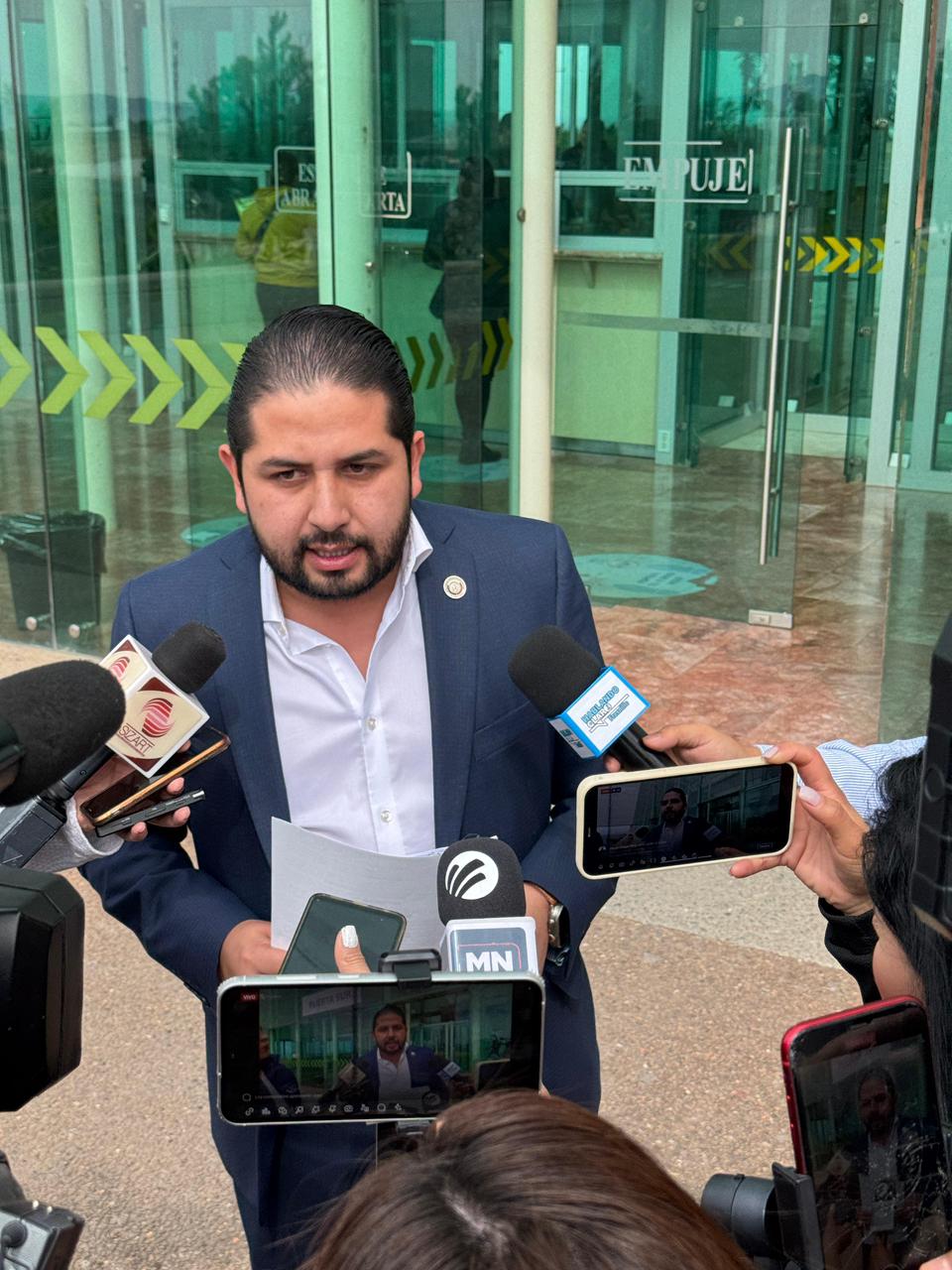 MARTÍN ÁLVAREZ FORMALIZA DENUNCIA CONTRA ALCALDE DE FRESNILLO