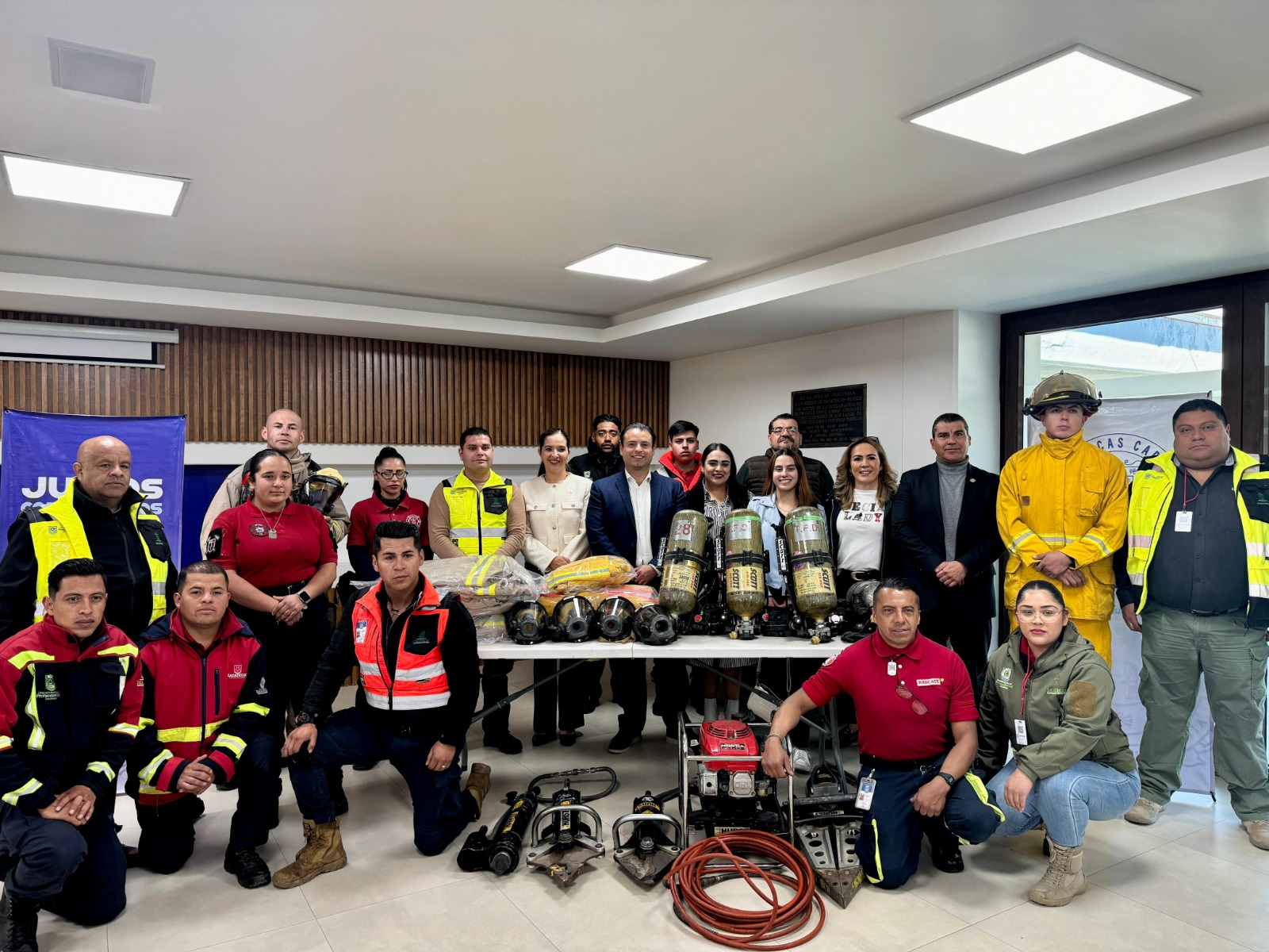 REFUERZA GOBIERNO MUNICIPAL EQUIPAMIENTO PARA BOMBEROS Y PROTECCIÓN CIVIL EN ZACATECAS