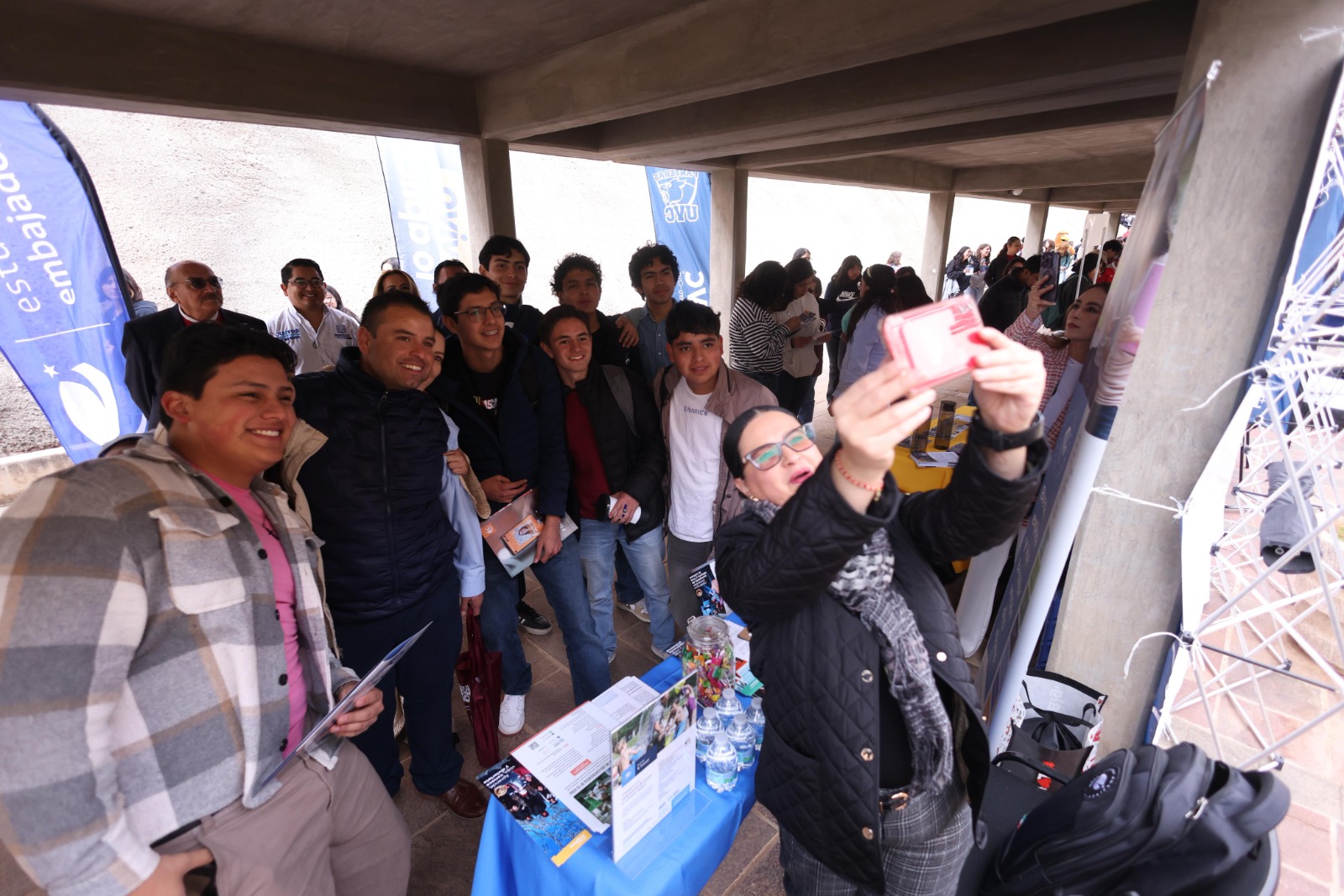 IMPULSA MIGUEL VARELA LA EDUCACIÓN JUVENIL CON LA EXPO ORIENTA 2025 EN EL CECyT 18