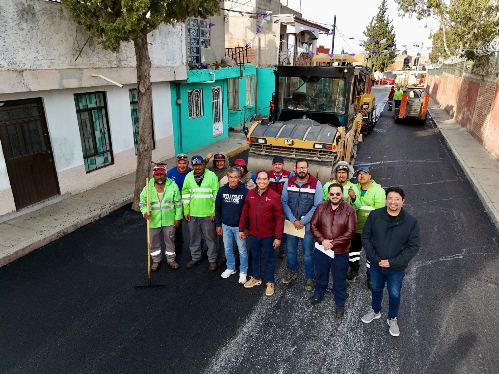 Supervisa Pepe Saldívar trabajos de reencarpetamiento en colonias de Guadalupe