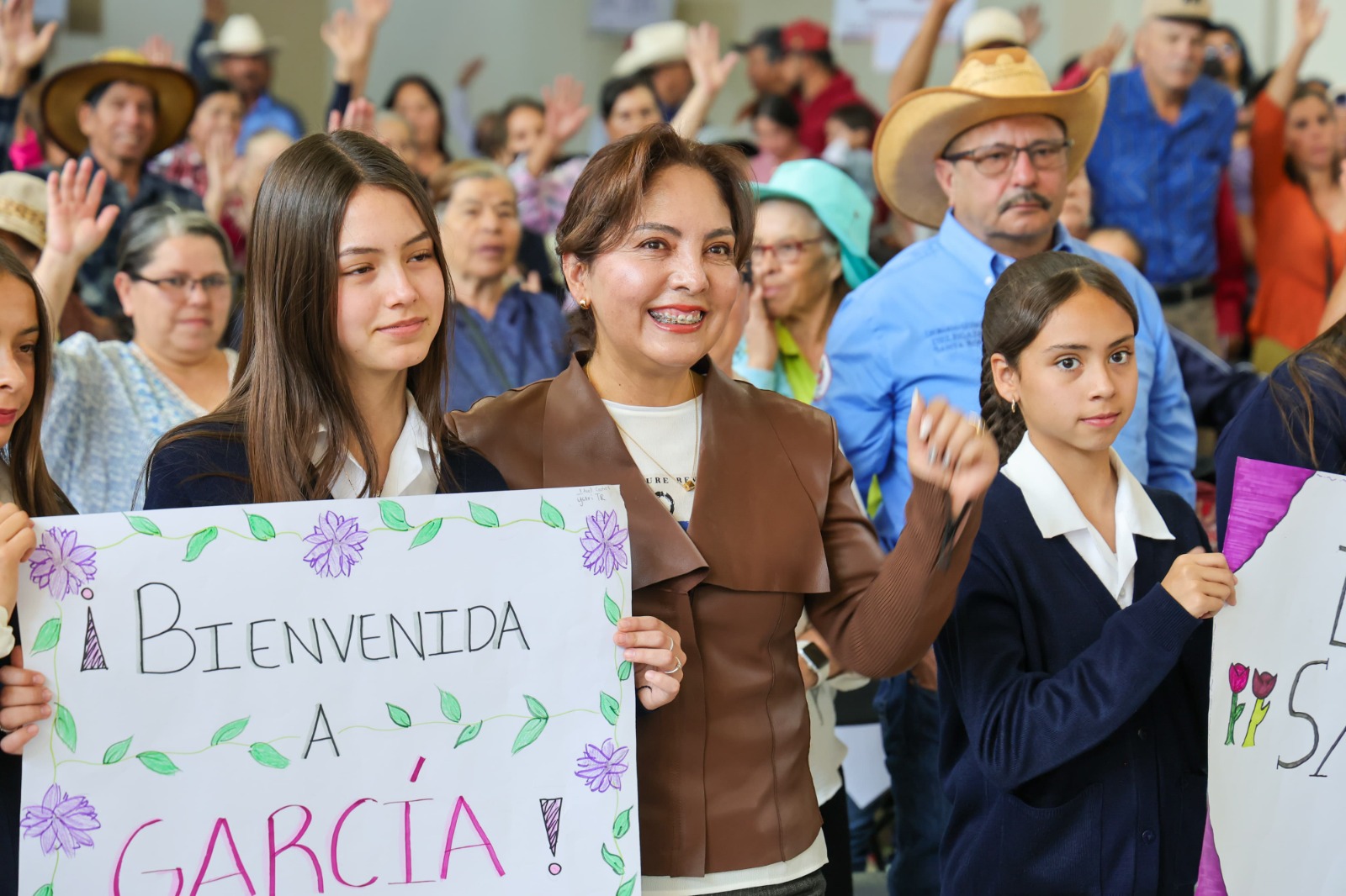 Acerca Gobierno de Zacatecas programas del SEDIF a familias de Trinidad García de la Cadena