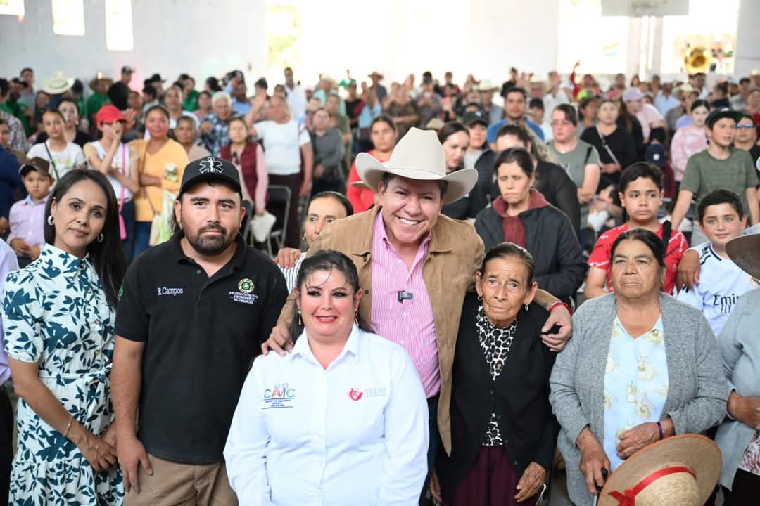 Cumple Gobernador David Monreal Ávila compromisos con el pueblo de Florencia de Benito Juárez