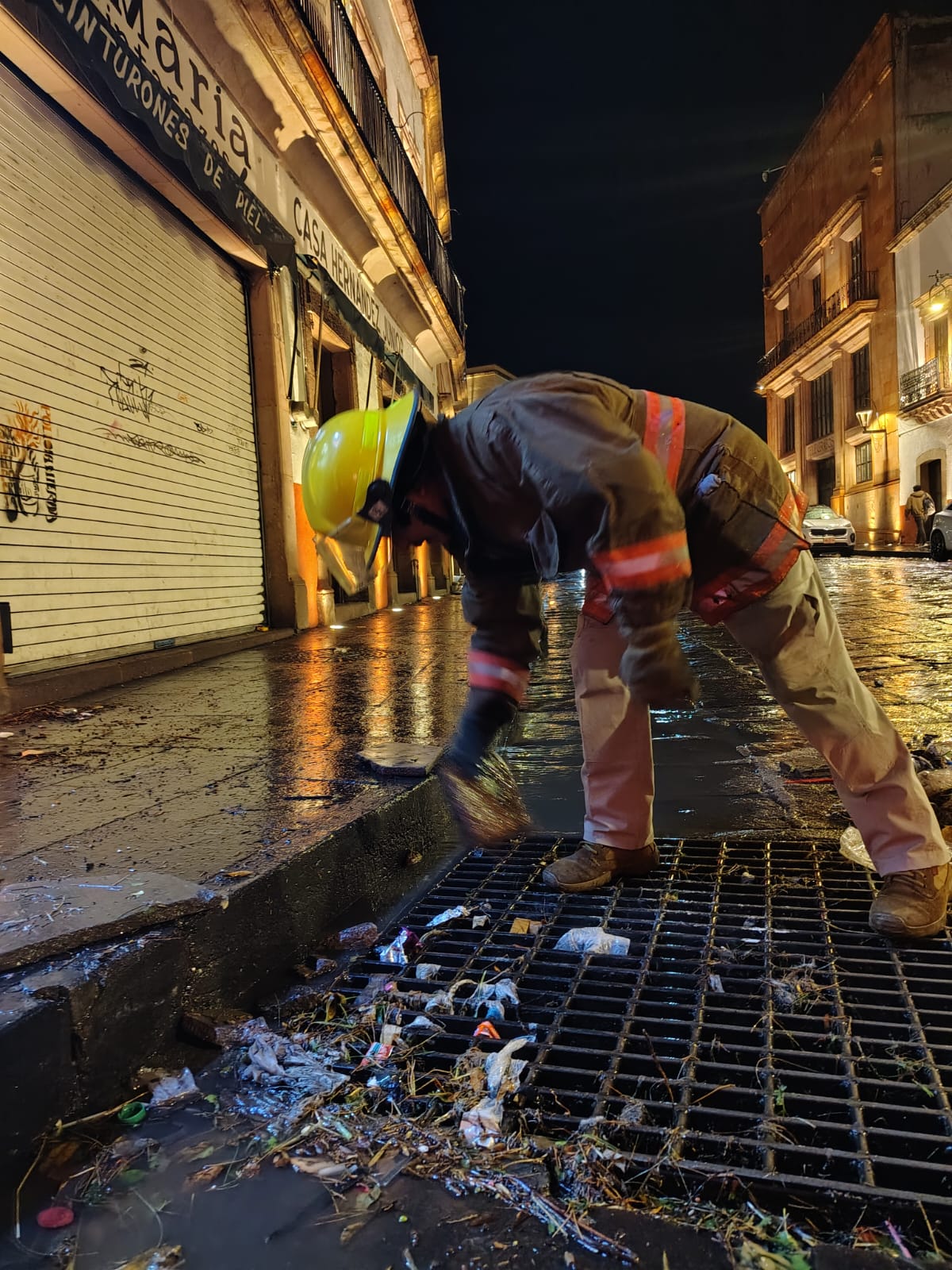 ATIENDE PROTECCIÓN CIVIL MUNICIPAL AFECTACIONES POR LLUVIAS; POR INSTRUCCIÓN DEL ALCALDE MIGUEL VARELA SE ACTIVÓ PROTOCOLO DE EMERGENCIA