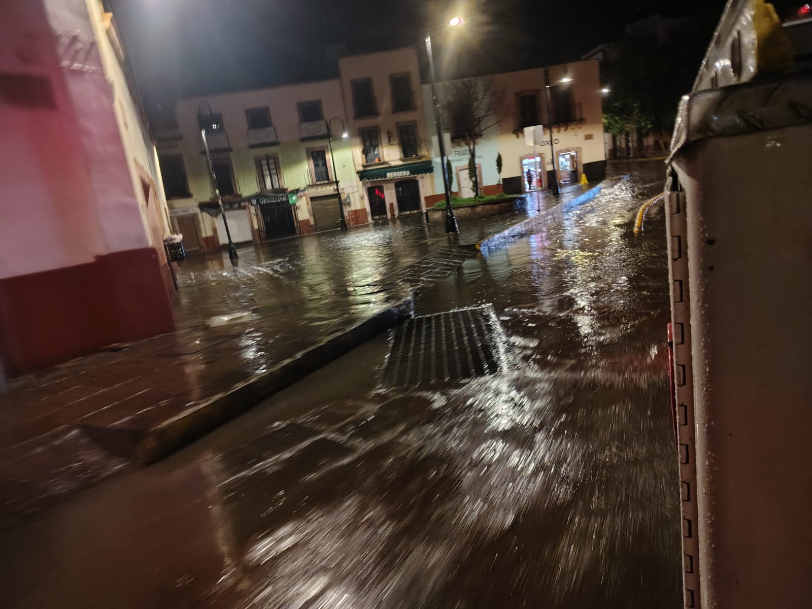 Atiende Protección Civil reportes de ayuda por intensas lluvias