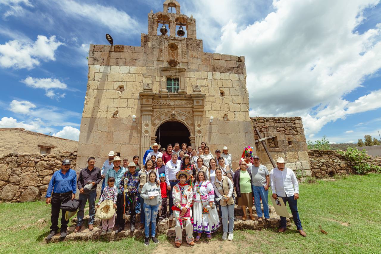 Otorga Gobernador David Monreal Ávila Tarjetas FAIS al pueblo de San Lucas Tepetitlán, Florencia de Benito Juárez