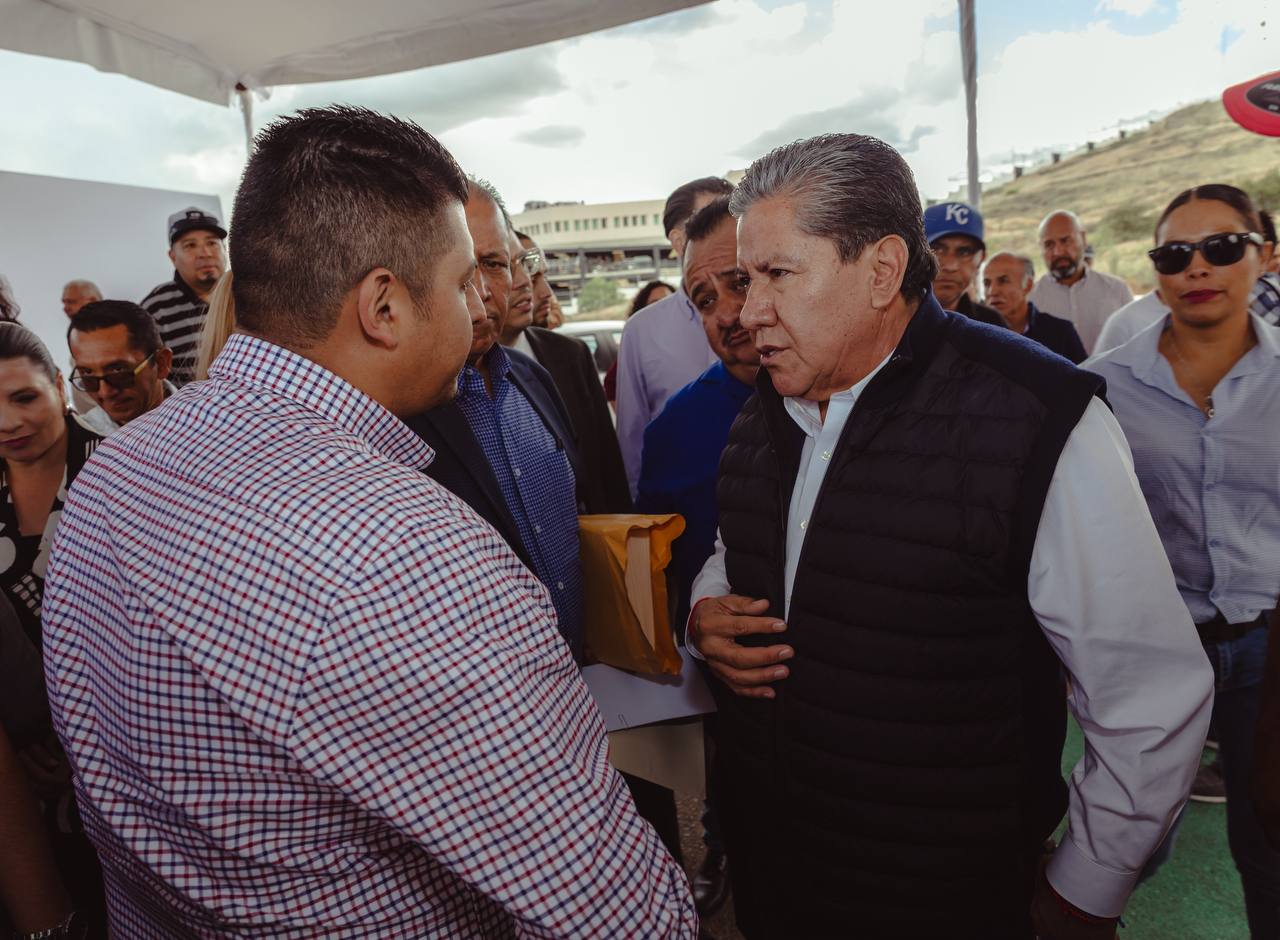 Anuncia Gobernador David Monreal regularización total de concesiones y apoyos históricos a taxistas