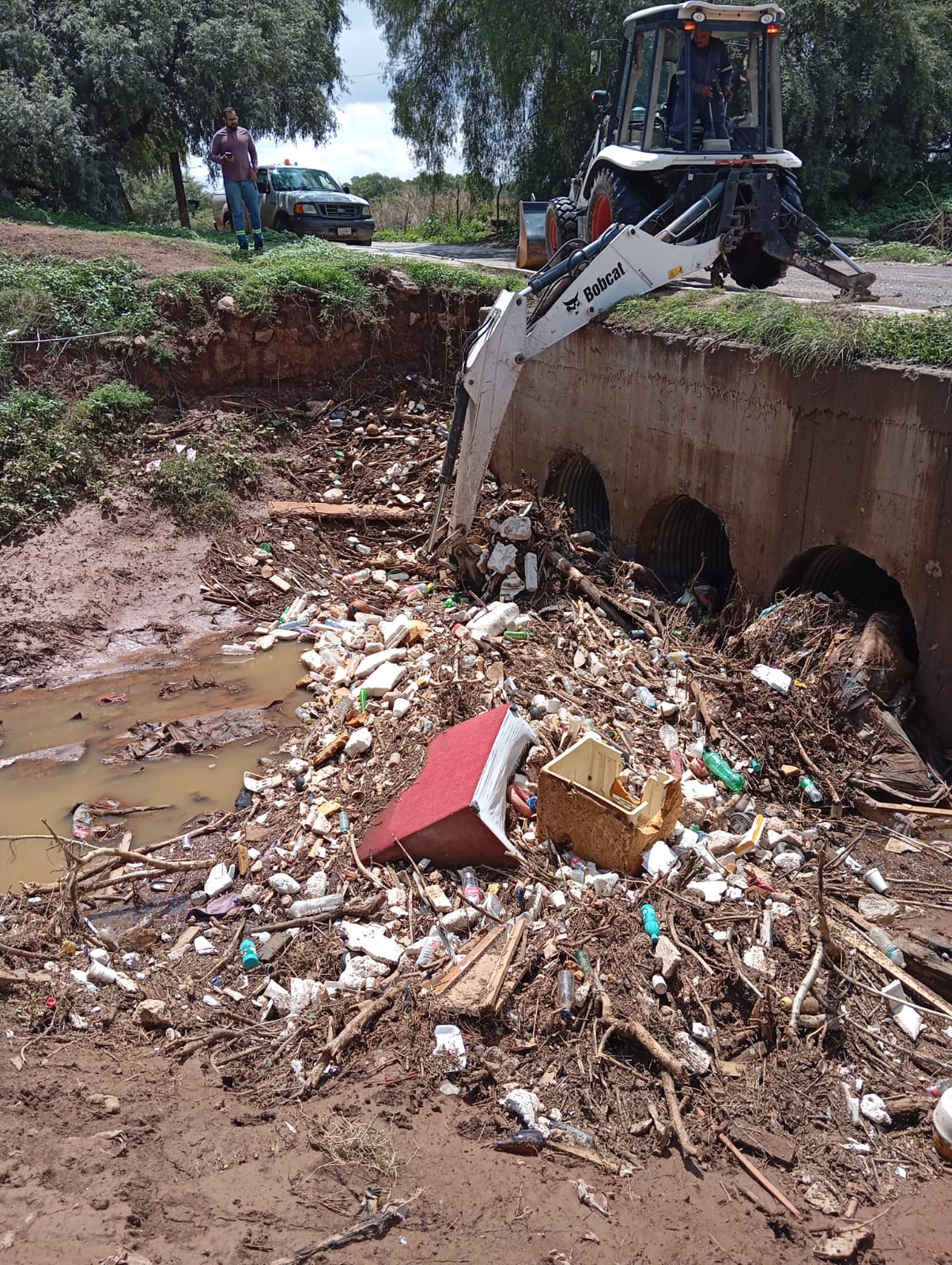 Retira Municipio de Guadalupe casi 28 toneladas de basura de arroyos en una semana