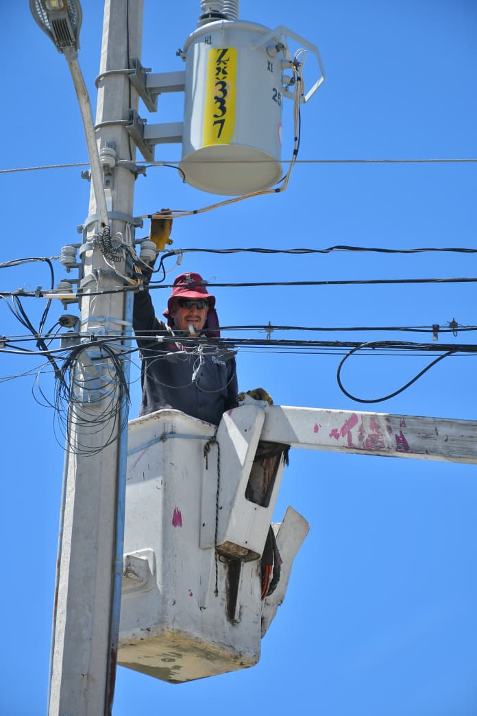Repara Guadalupe alumbrado público en la Comarca