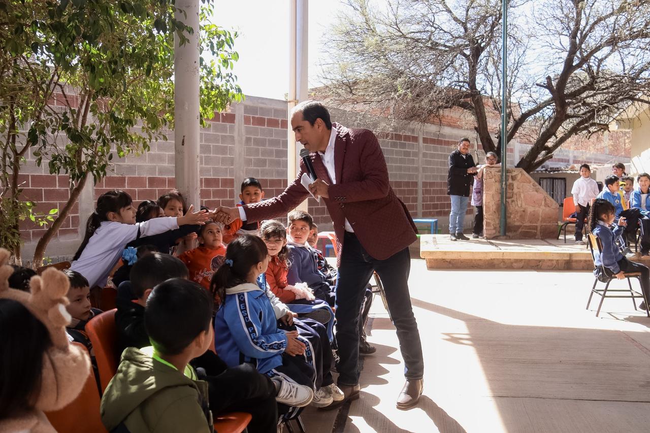 Entrega Gobierno de Guadalupe barda perimetral en escuela Primaria “Francisco Villa”