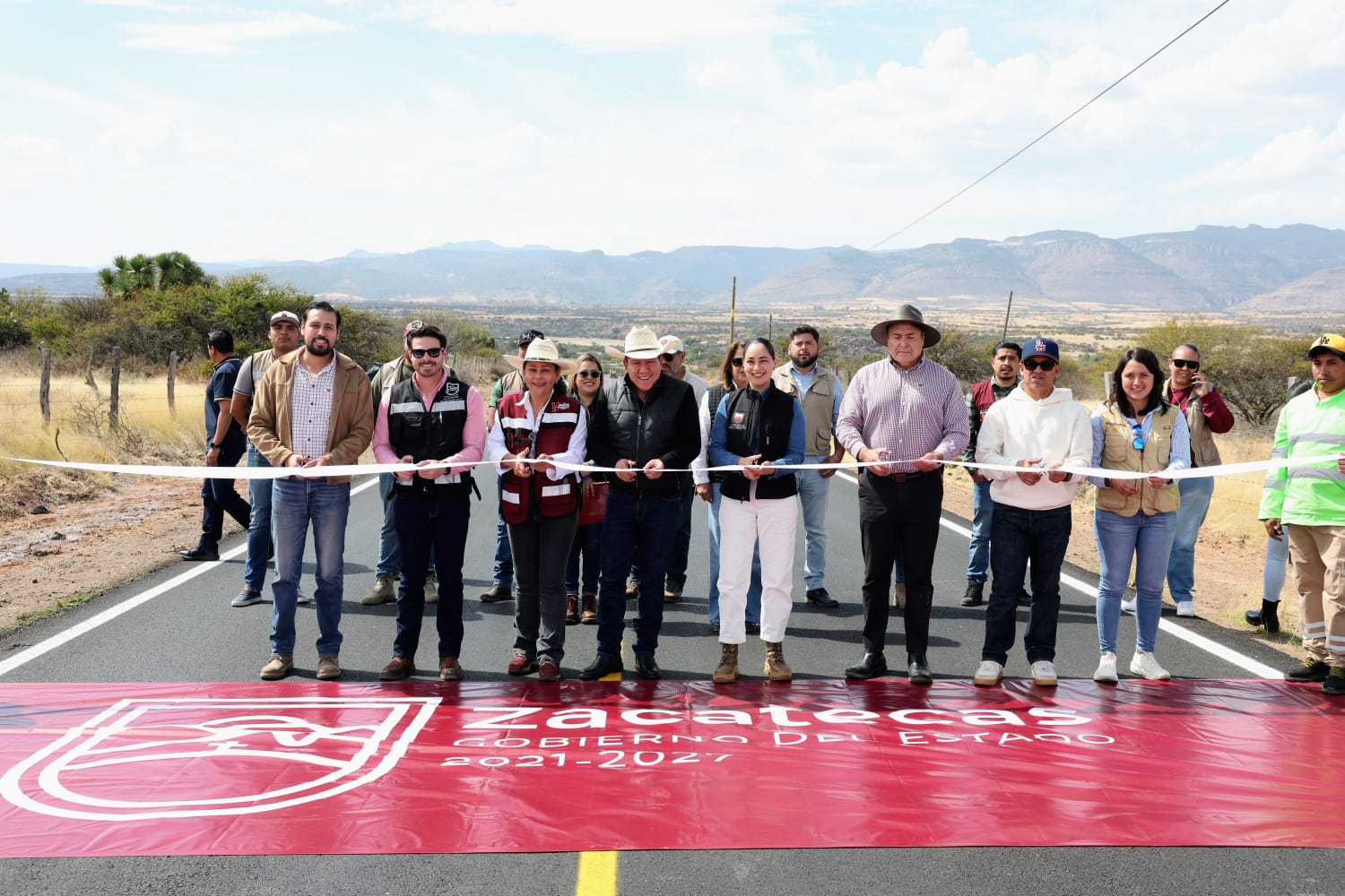 Inaugura Gobernador David Monreal rehabilitación de carretera Valparaíso–San Mateo, con inversión superior a 25.6 mdp