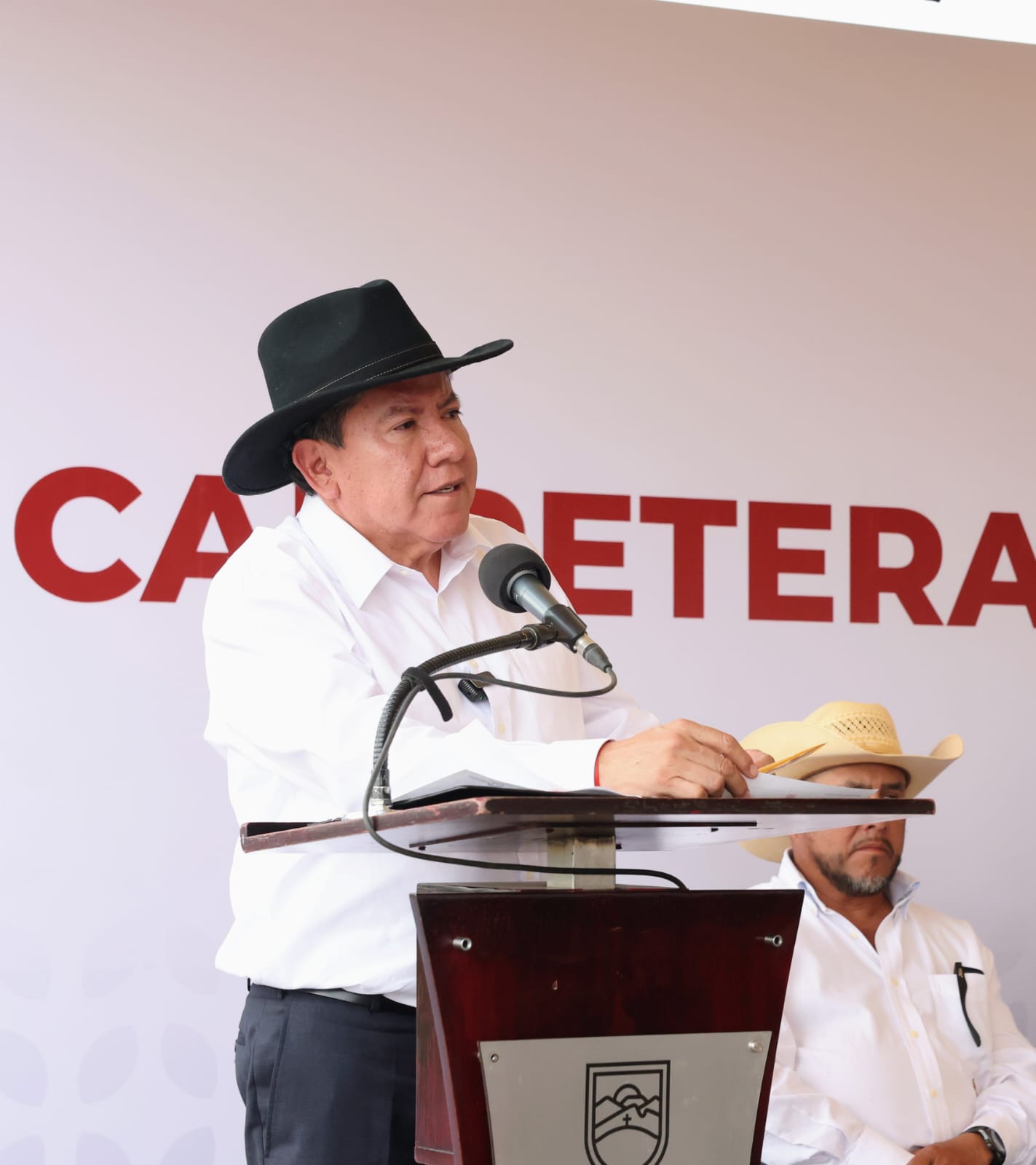 Invita Gobernador David Monreal a credencialización para acceso universal a servicios de salud en Zacatecas