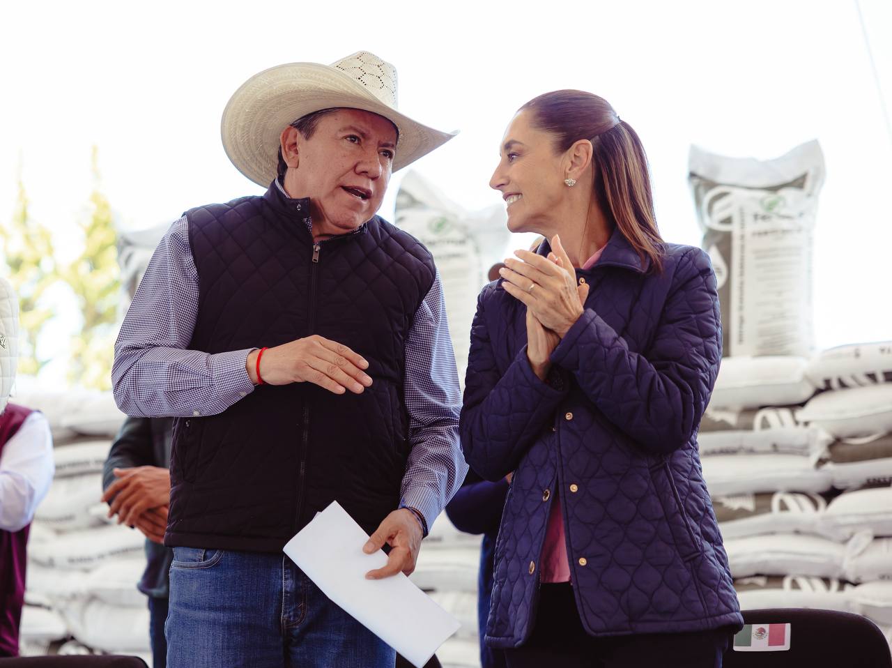 Inaugura Presidenta Claudia Sheinbaum, cribadora y embolsadora de frijol en Sombrerete y anuncia ampliación de acopio