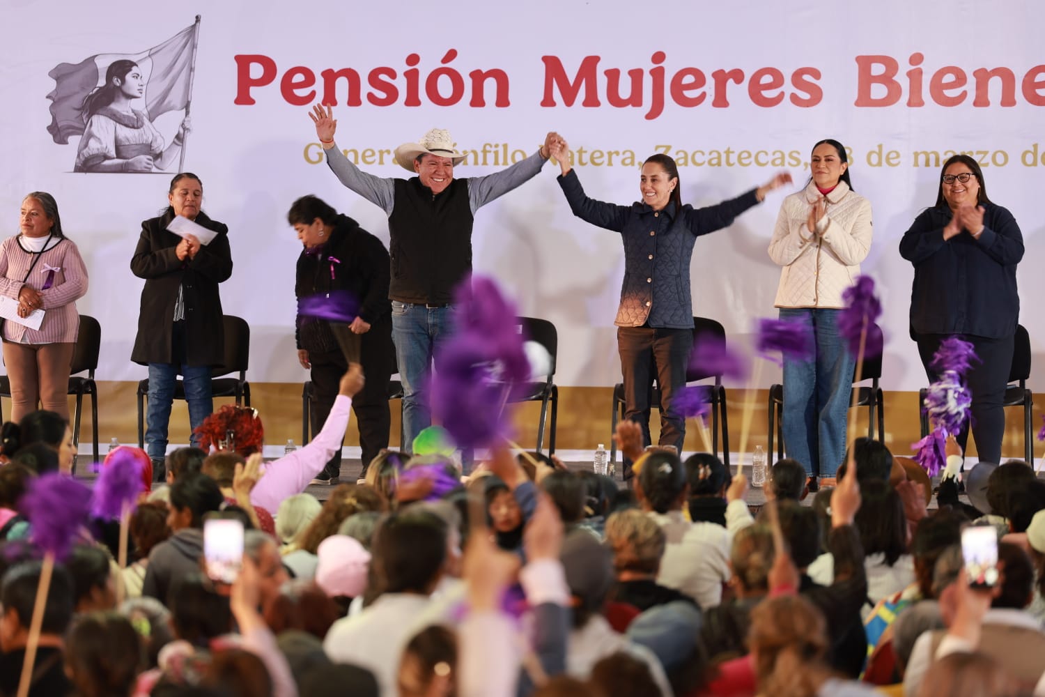 En entrega de Pensión Mujeres Bienestar, reconoce Presidenta Claudia Sheinbaum trabajo del Gobernador David Monreal
