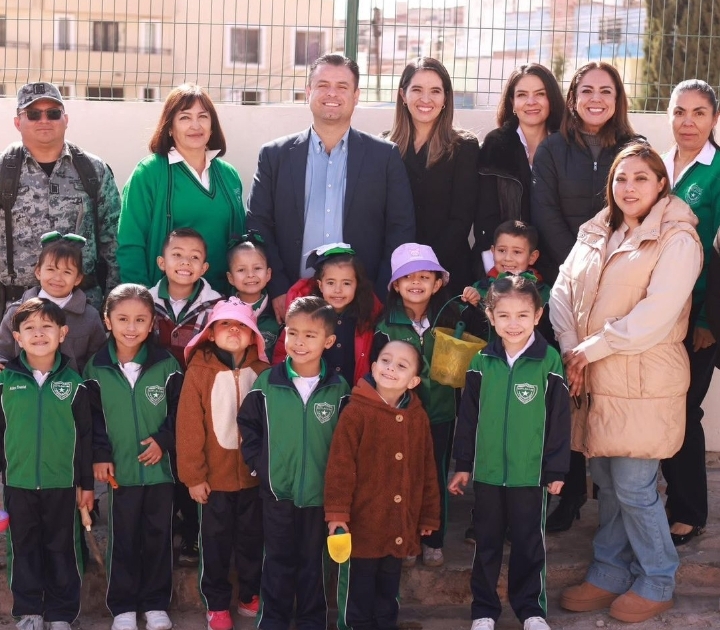 Promueve Miguel Varela compromiso ambiental y mejora de infraestructura en escuelas de la capital