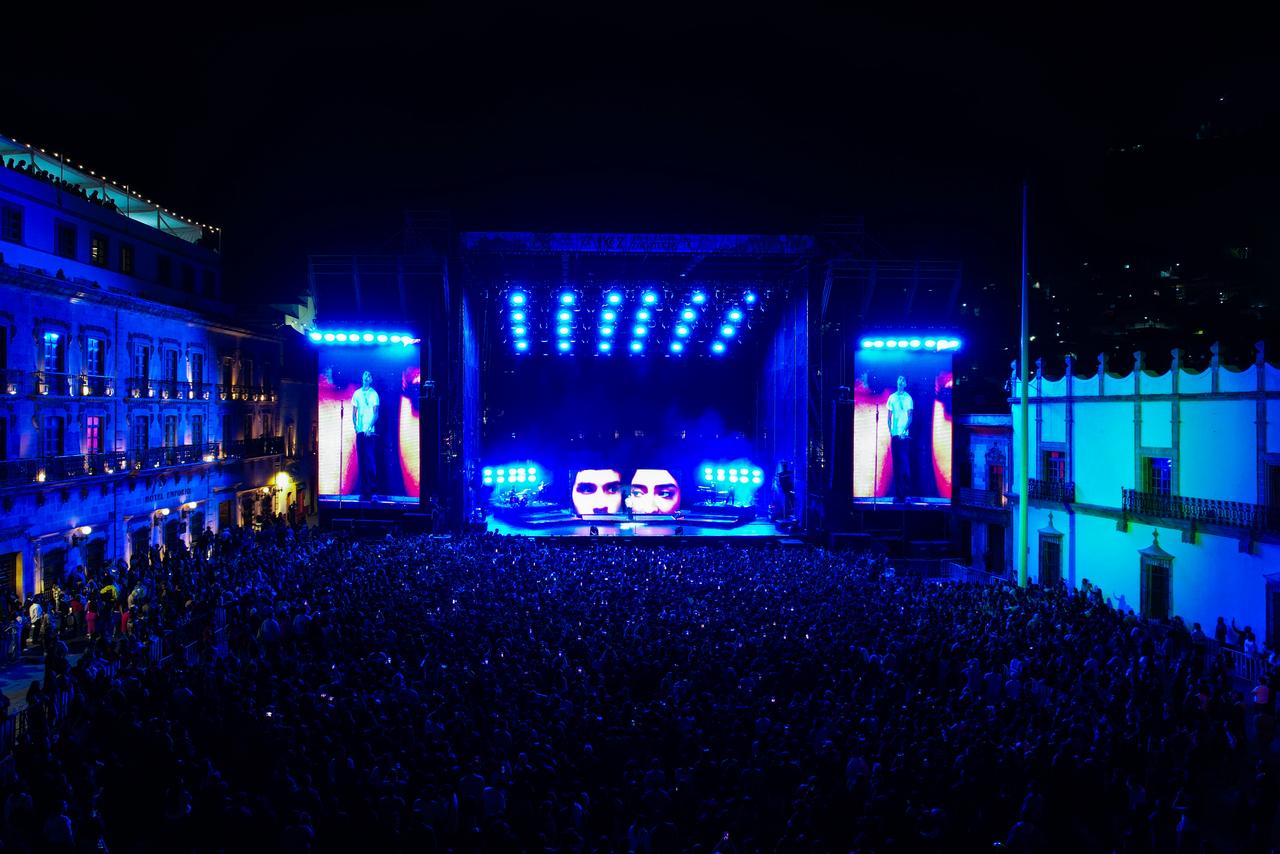 Derroche de emoción, juventud y conexión generacional marcan la noche estelar en Plaza de Armas 2026