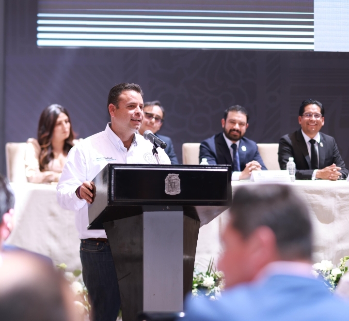 Miguel Varela impulsa cooperación regional con firma de hermanamiento con el municipio de Aguascalientes