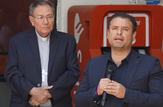 Autoridades municipales y Obispo sostienen encuentro en la capital