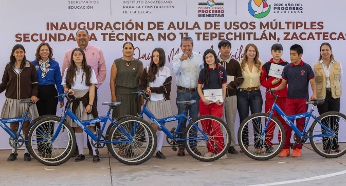 Inaugura Gobernador David Monreal obras de infraestructura en la Secundaria Técnica de Tepechitlán