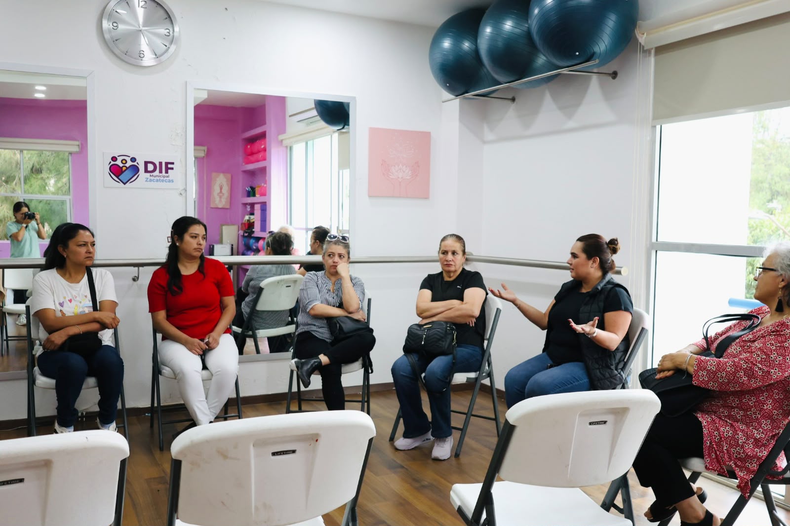 DIF CAPITAL BRINDA ACOMPAÑAMIENTO EMOCIONAL Y FORTALECE A MADRES CUIDADORAS DE PERSONAS CON DISCAPACIDAD