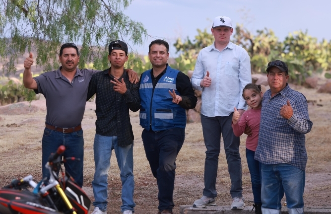 Gobierno de Miguel Varela acerca luz y desarrollo a familias de comunidades alejadas