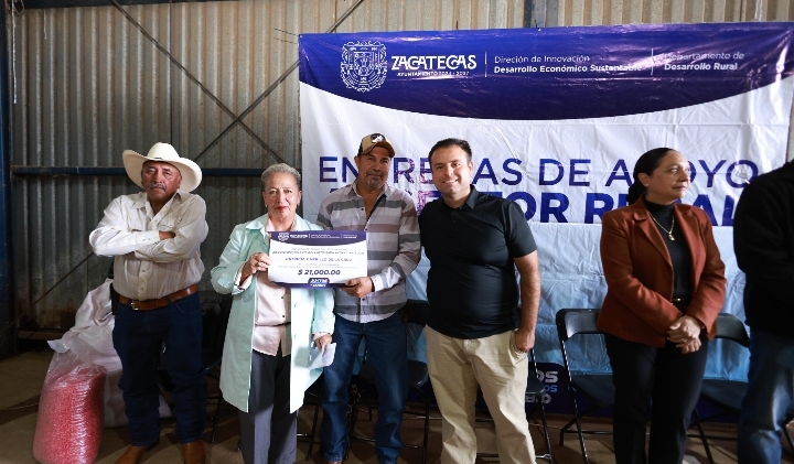 Miguel Varela fortalece al campo zacatecano con entrega de semilla certificada a productores