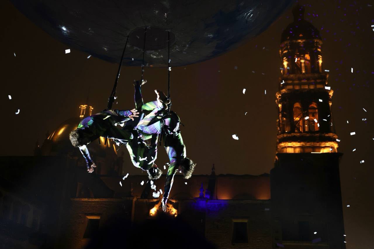 Inaugura Supernova, de la compañía argentina Élevé Danza Vertical, el 23 Festival Internacional de Teatro de Calle 2026