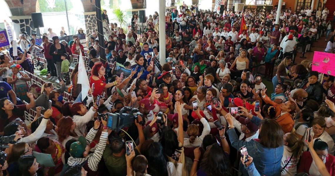 090424-encuentro-con-mujeres-edomex-13298290508549769555.jpg