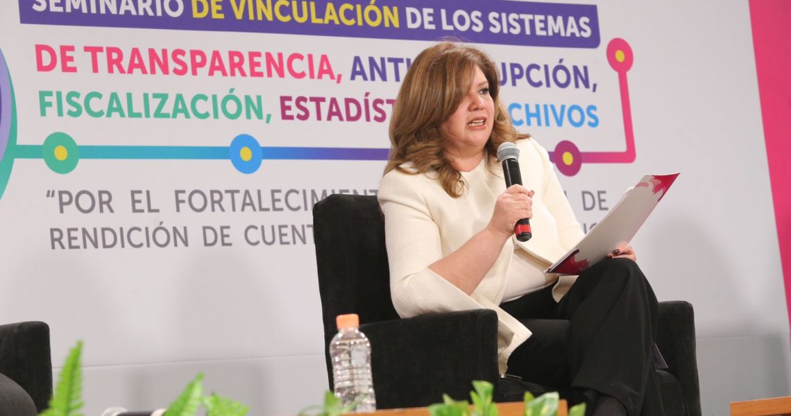 Fabiola Torres Rodríguez moderó un panel del Seminario de Vinculación de los Sistemas
