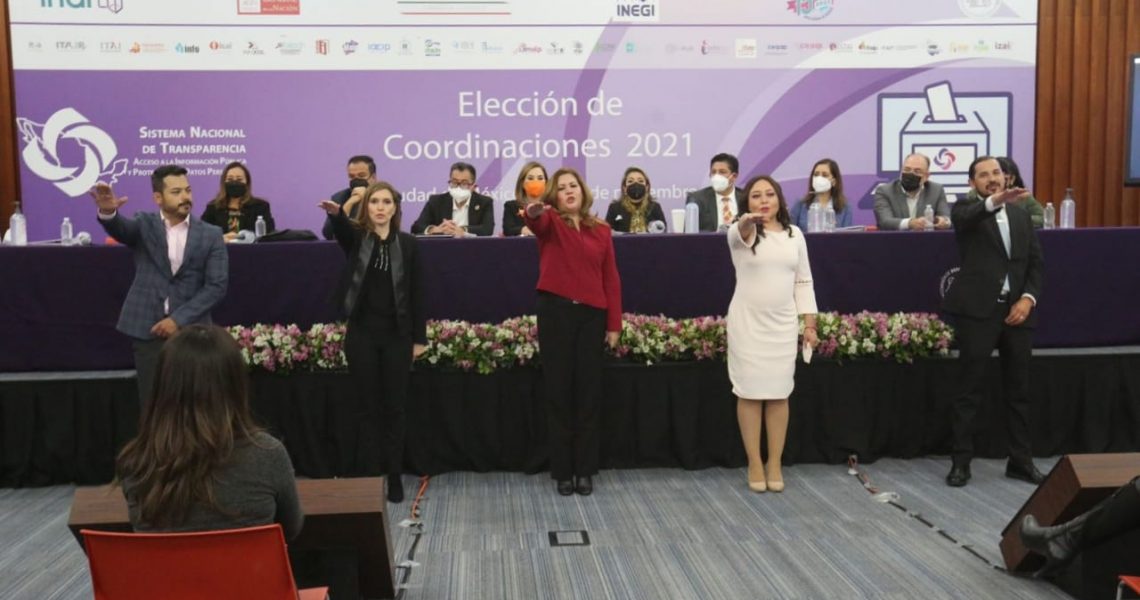 La comisionada tomó protesta en la jornada de elecciones del SNT